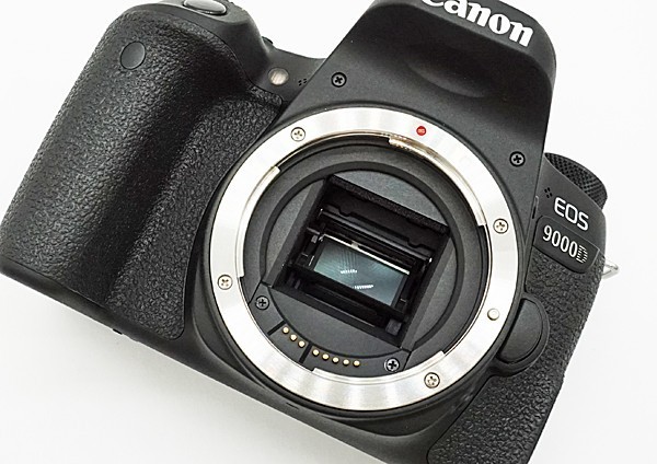 ◇美品【Canon キヤノン】EOS 9000D EF-S 18-135 IS USM レンズキット