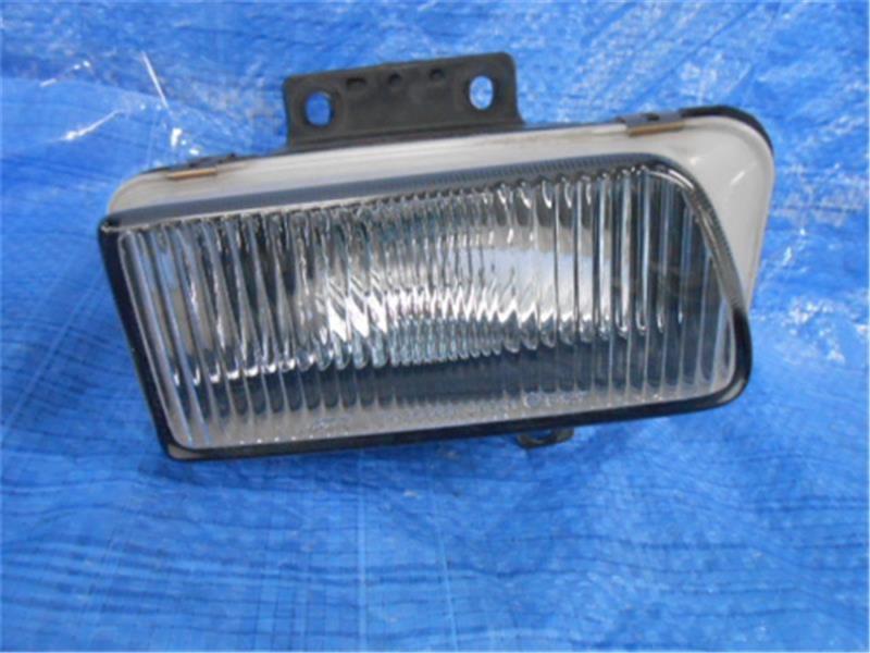  Isuzu large original Forward { FRR35D3V } right foglamp light P31400-20009267