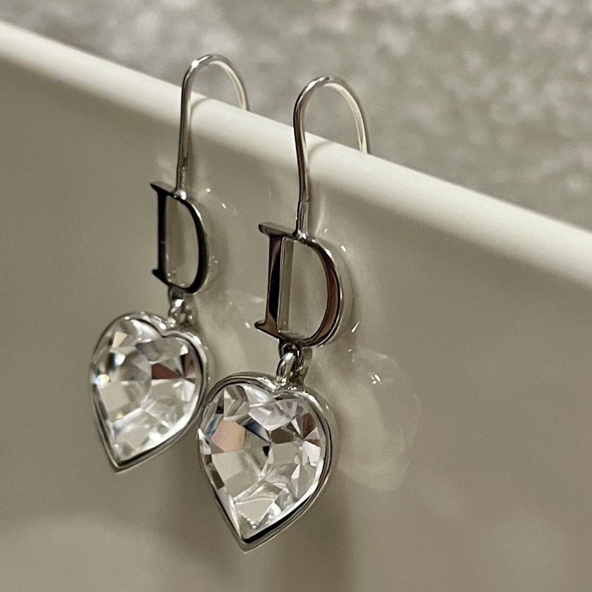 Christian Dior Dior Heart large grain crystal D Logo swing earrings storage bag attaching 