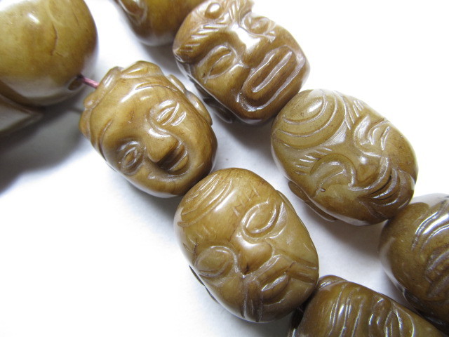 人物顔彫り 数珠 大変良く彫られています / 仏教美術中国東洋彫刻_画像3