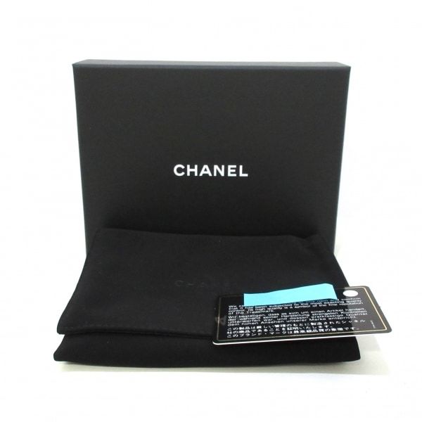 シャネル CHANEL 3つ折り財布 AP1789 CHANEL 19 ラムスキン シルバー