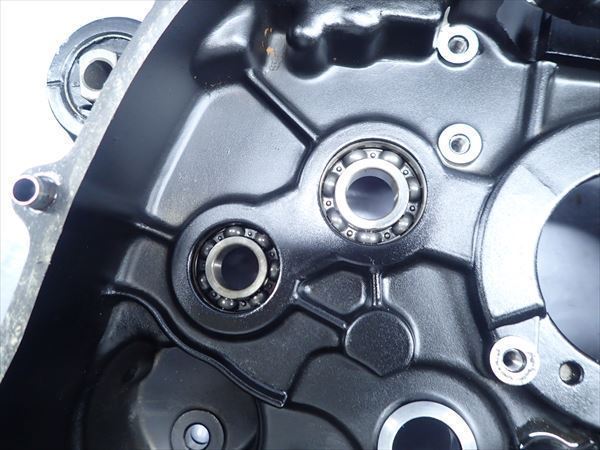 εBZ09-32 ホンダ CBX125F JC11 (S58年式) 走行距離30124km エンジン クランクケース 右側 破損無し！_画像3