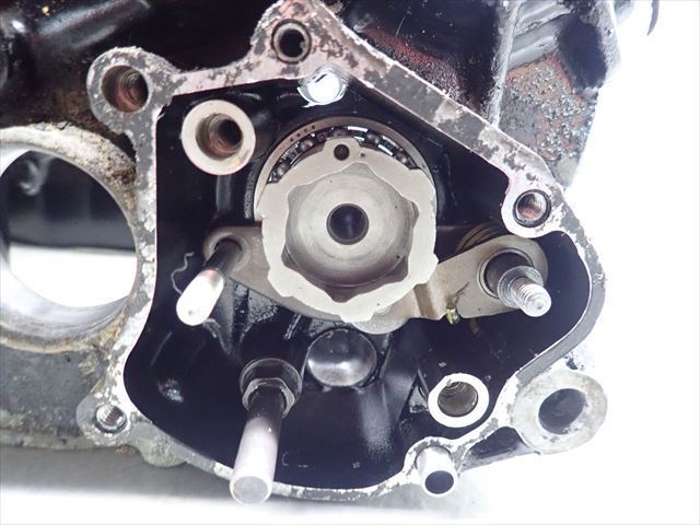 εDB02-117 ホンダ VT250F MC15 (S61年式) エンジン クランクケース 下側 破損無し！_画像5