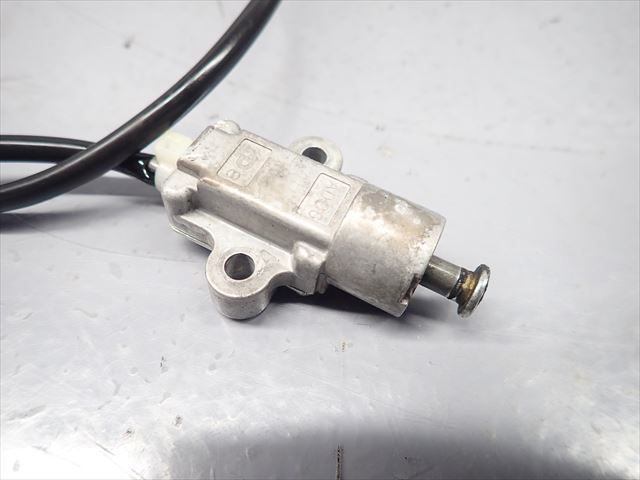 βCV01-5 ヤマハ トリシティ125 SE82J MW125 (H26年式) 純正 スタンドセンサー スイッチ 動作正常！破損無し！_画像3