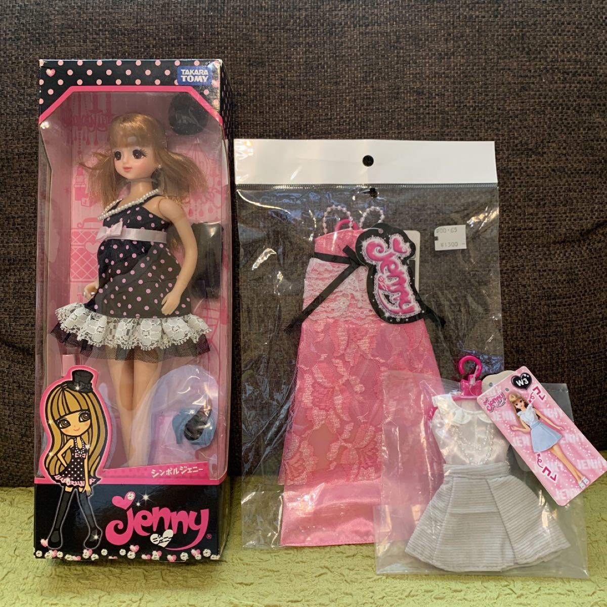 タカラトミー シンボルジェニー ラブジェニー ドレス2着付き 未 タカラトミー シンボルジェニー ラブジェニー ドレス2着付き 未