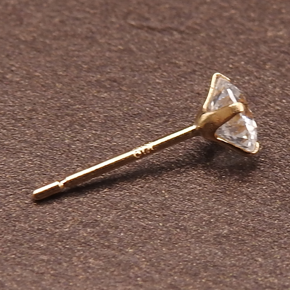 美品 K18YG ピアス D0.257/0.262ct J/E-I1-G 中宝ソ×2 イエロー