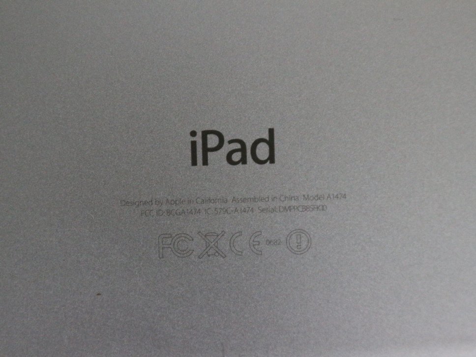 現状品 9.7インチ APPLE iPad Air A1474 MD785J/B ストレジ16GB グレイ Wi-Fiモデル 起動確認済 代引き可_画像6