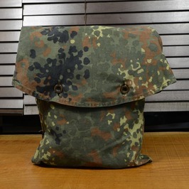 ドイツ軍放出品 テントシート収納バッグ Flecktarn フレクター迷彩 軍幕収納袋 [ 良い ] パップテント収納 ポーチ_画像2