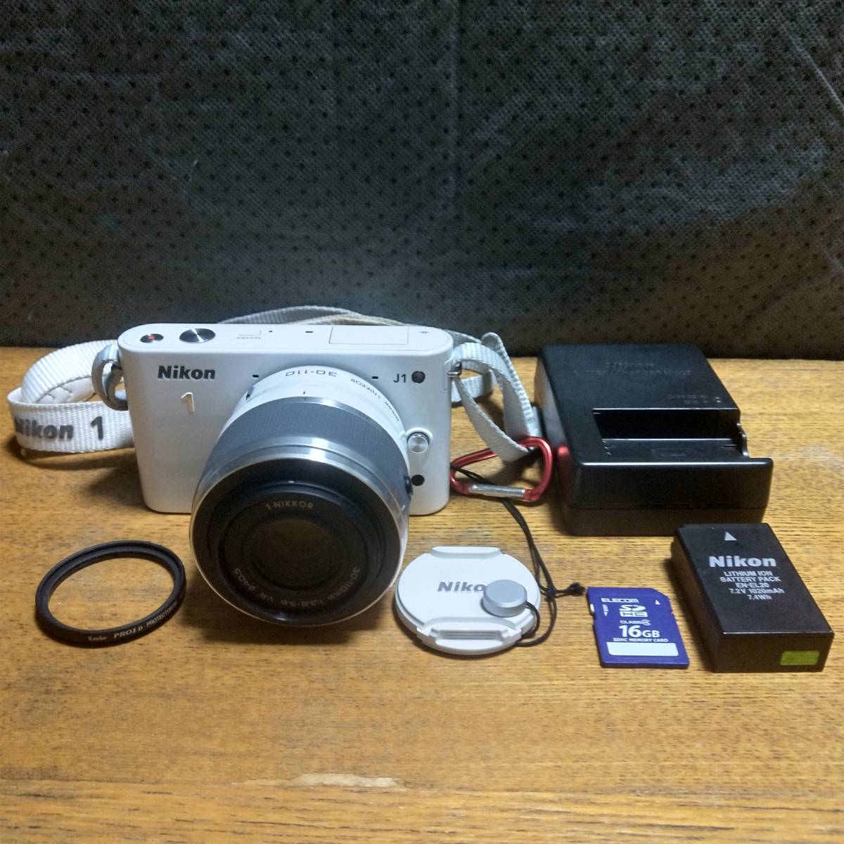極上 Nikon 1 J1 ミラーレス一眼 ホワイト 30-110mm 1:3.8-5.6 VR 40.5 ネット限定販売 J1 1 NIKON Nikon 中古備品 一眼 ミラーレス デジタルカメラ