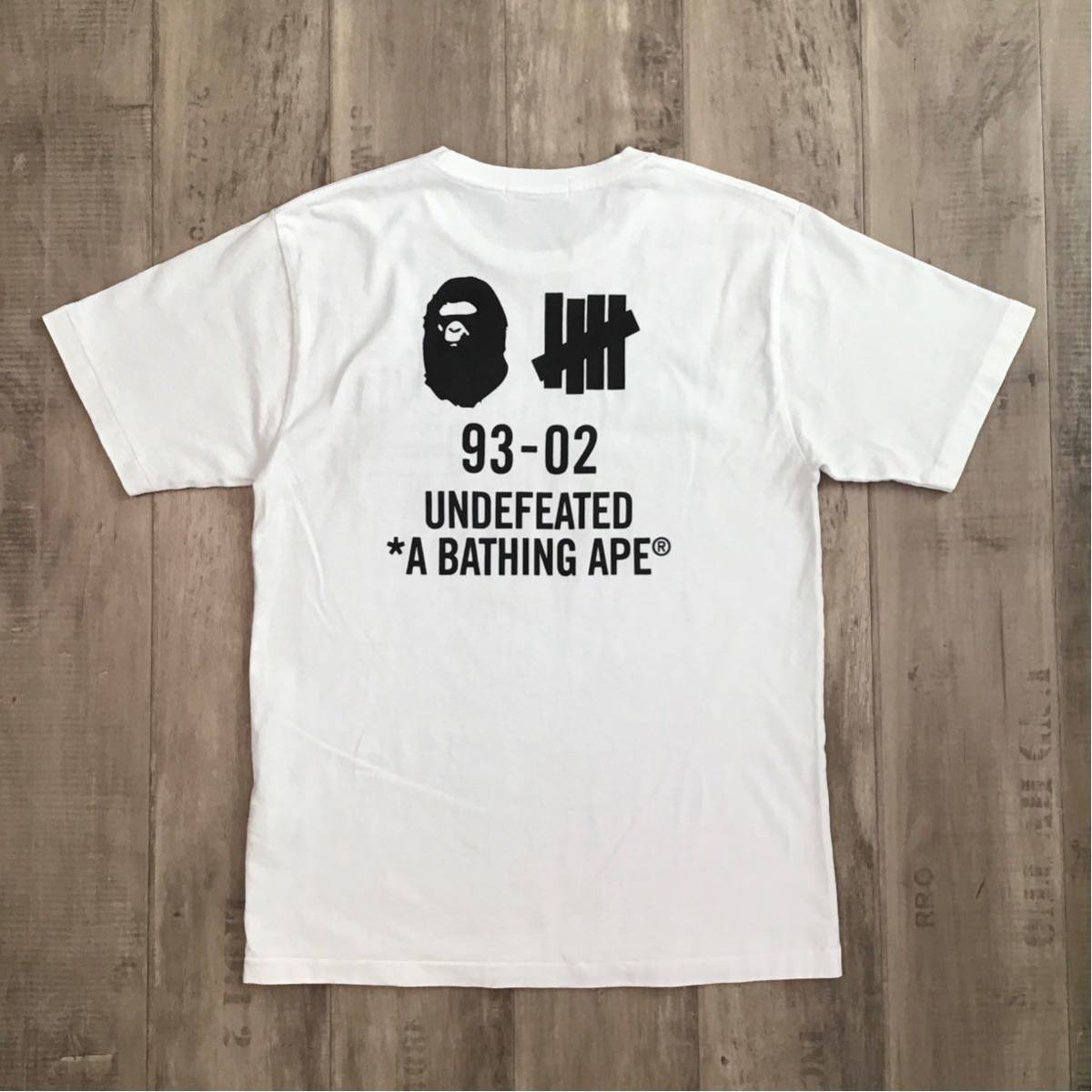 undefeated × BAPE Tシャツ Mサイズ a bathing ape エイプ ベイプ アベイシングエイプ アンディフィーテッド military logo p82_画像3