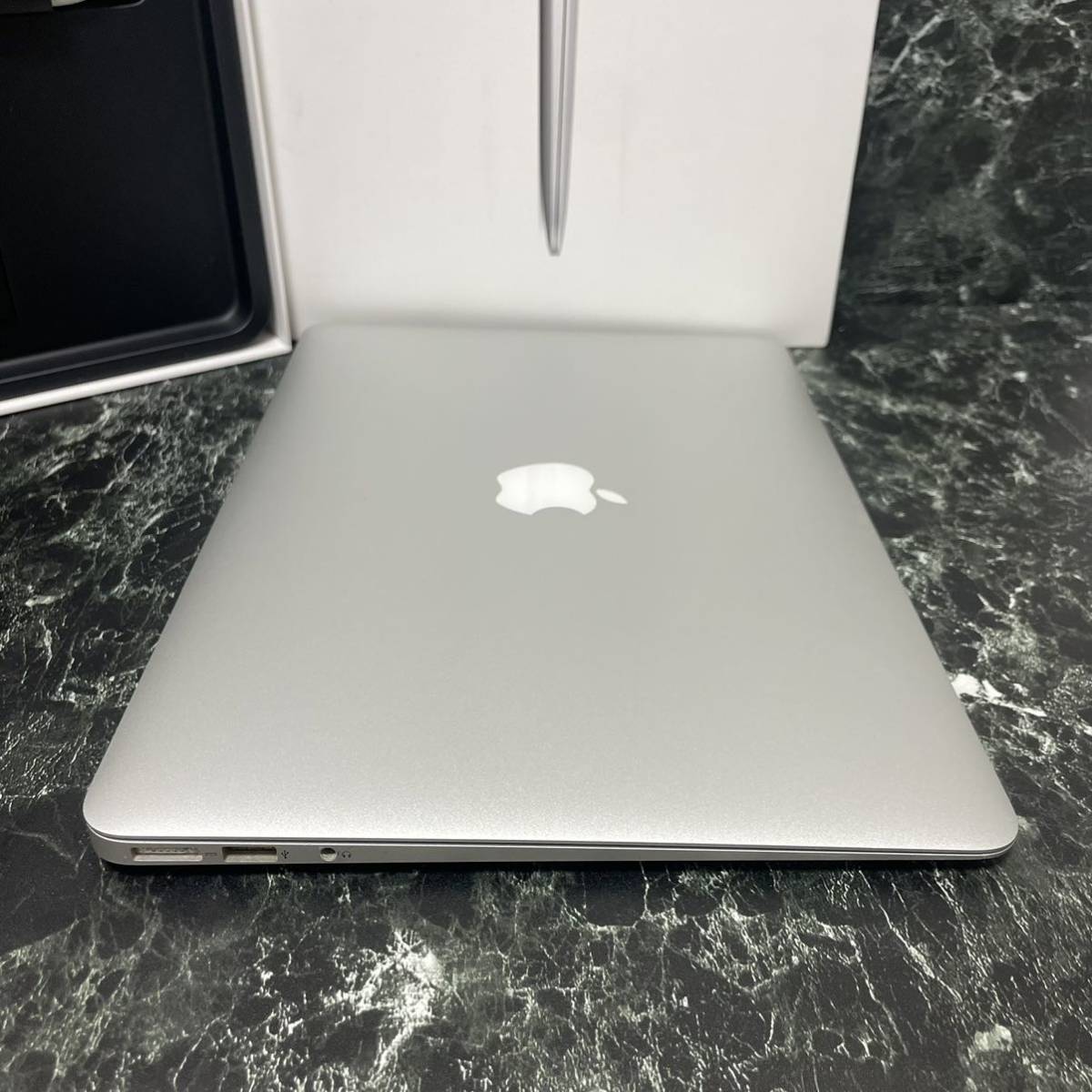 土日 限定価格 【美品】MacBook Air 13|Mac & Windows11|高速SSD