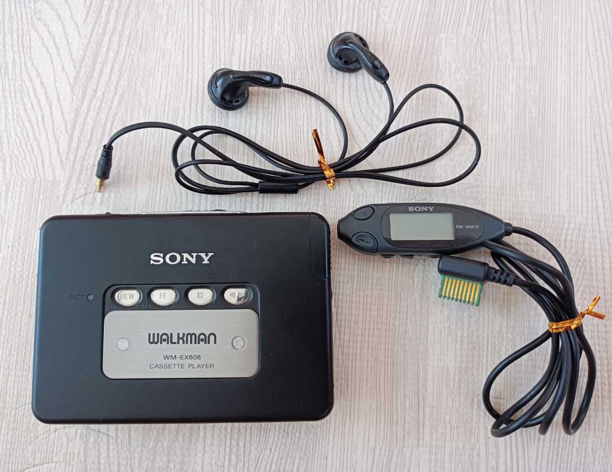 SONY カセットウォークマン WM-EX808 ブラック 通電確認済み ジャンク