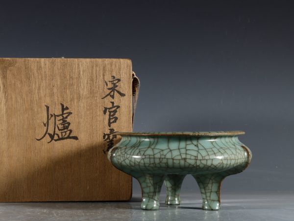 「宋 官窯 陶磁器 青釉 鬲式爐」染付 置物 擺件 古賞物 中国古美術 旧蔵出