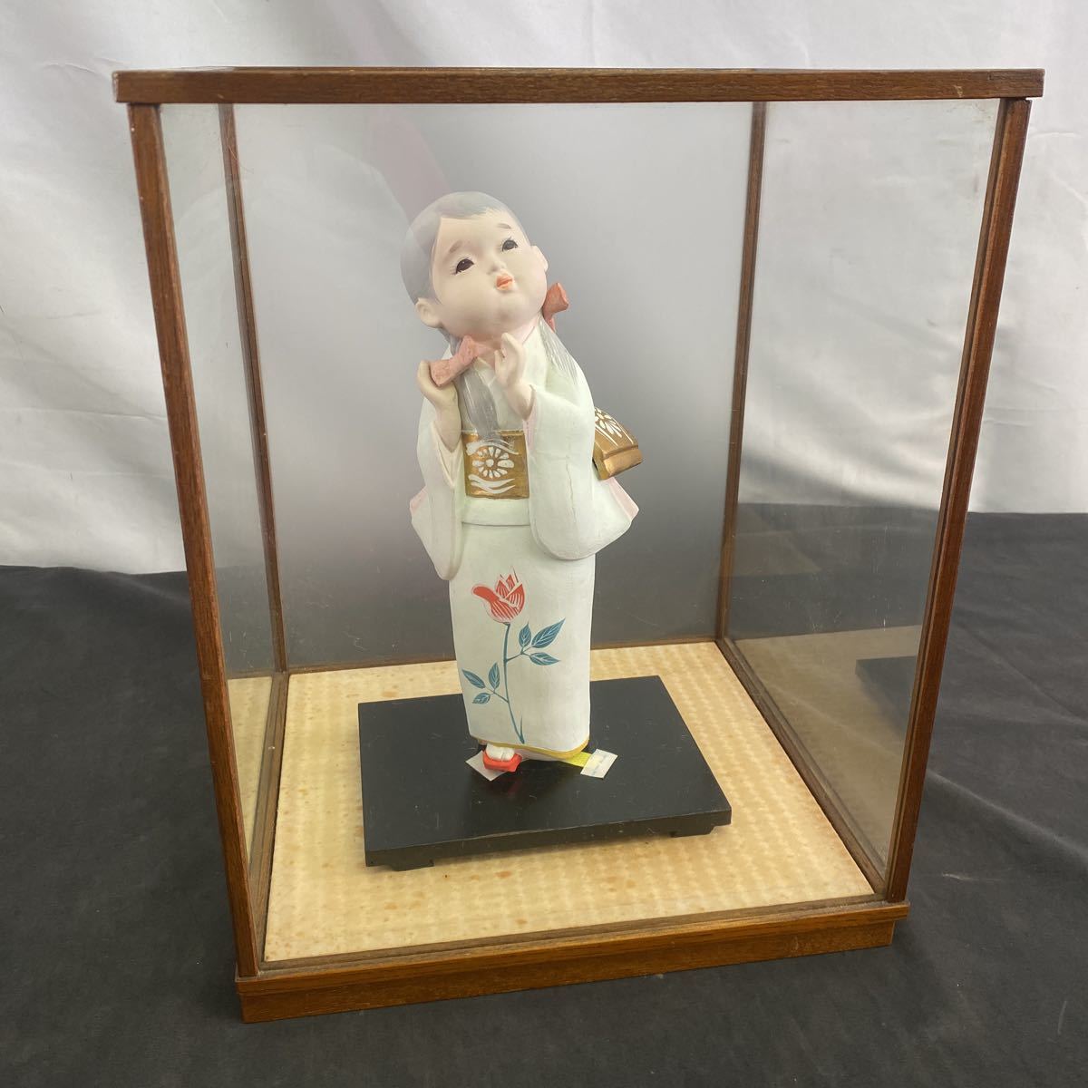 ◆日本人形 女の子 コレクション ガラスケース付 置物 飾り インテリア 昭和レトロ 40-61_画像1