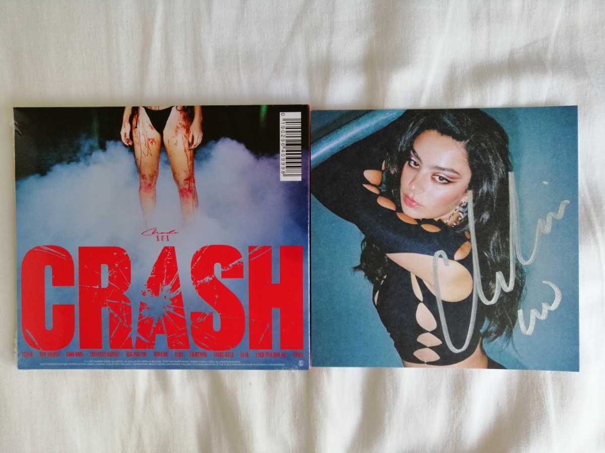 Charli XCX Crash　オフィシャルサインカード付き②_画像2