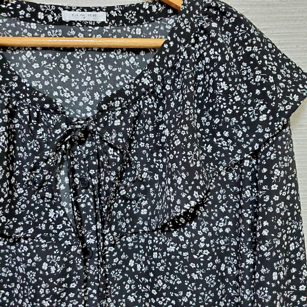 GLACIER グラシア 花柄 長袖 ふんわり シフォンブラウス 総柄 レディース Mサイズ 黒 ハニーズ Honeys