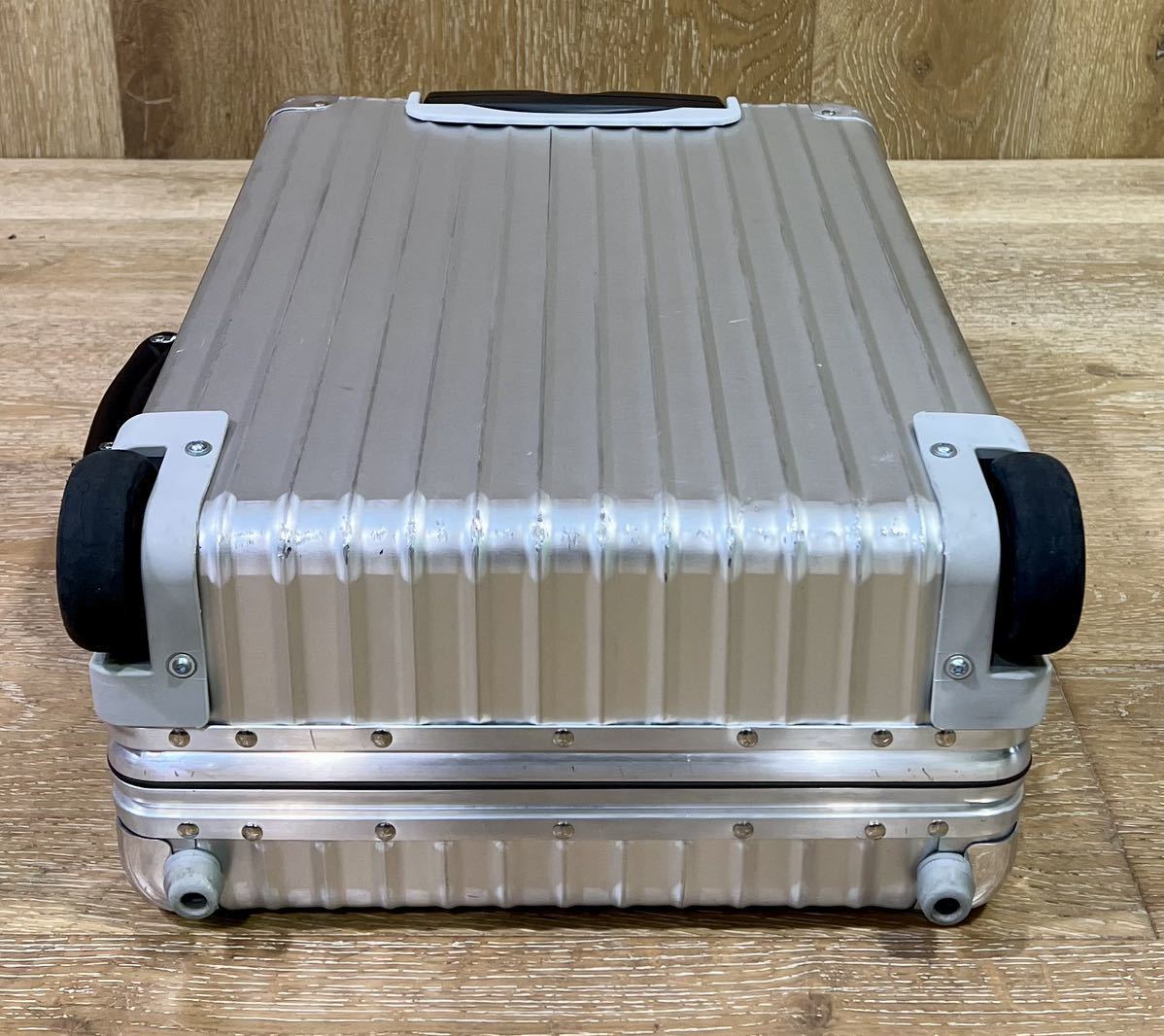 稀少 RIMOWA CLASSIC FLIGHT リモワ クラシックフライト 35L 2輪 稀少 RIMOWA CLASSIC FLIGHT リモワ クラシックフライト 35L 2輪