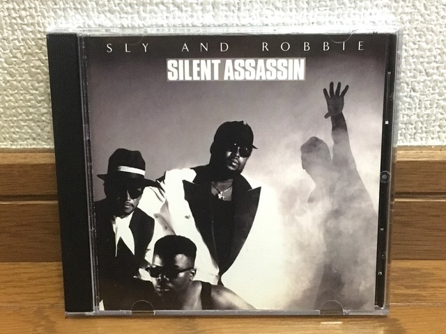 Sly & Robbie / Silent Assassin レゲエ HIPHOP 名作 輸入盤(US盤 品番:91277-2) KRS-One / Young M.C. / Queen Latifah / Willie D. の画像1