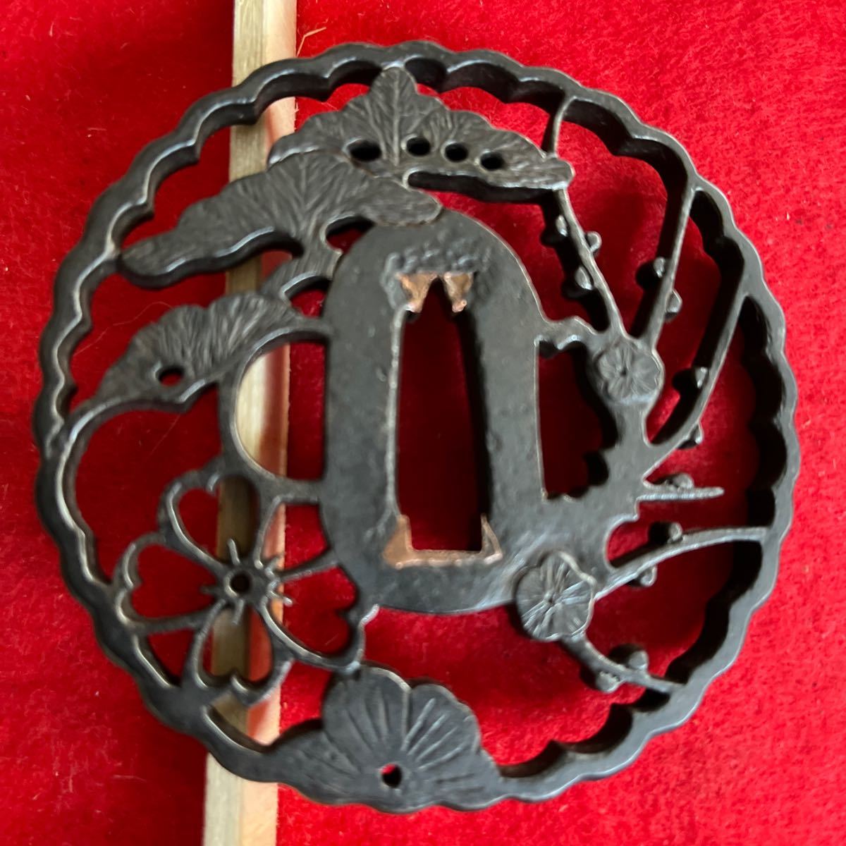松樹と梅花図の大鍔 | noonanwaste.com