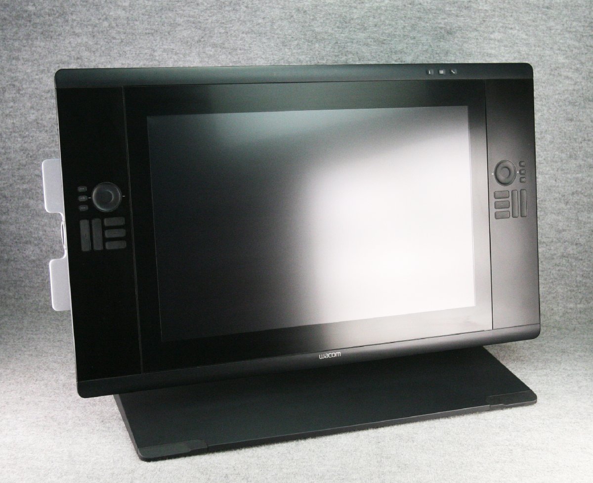 30%割引2021人気特価 M◇Wacom(ワコム)/24.1インチ液晶ペンタブレット