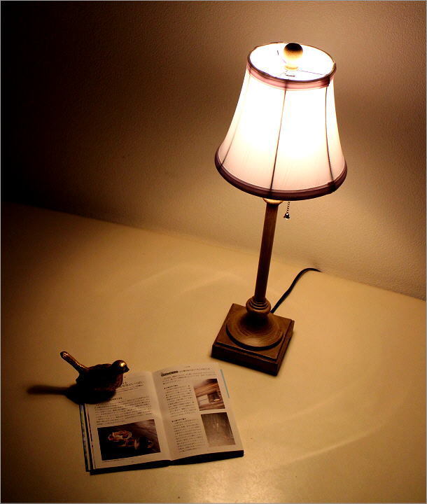 テーブルランプ おしゃれ ライト アイアン ウッド スリム シンプル クラシックなテーブルランプ B_画像2