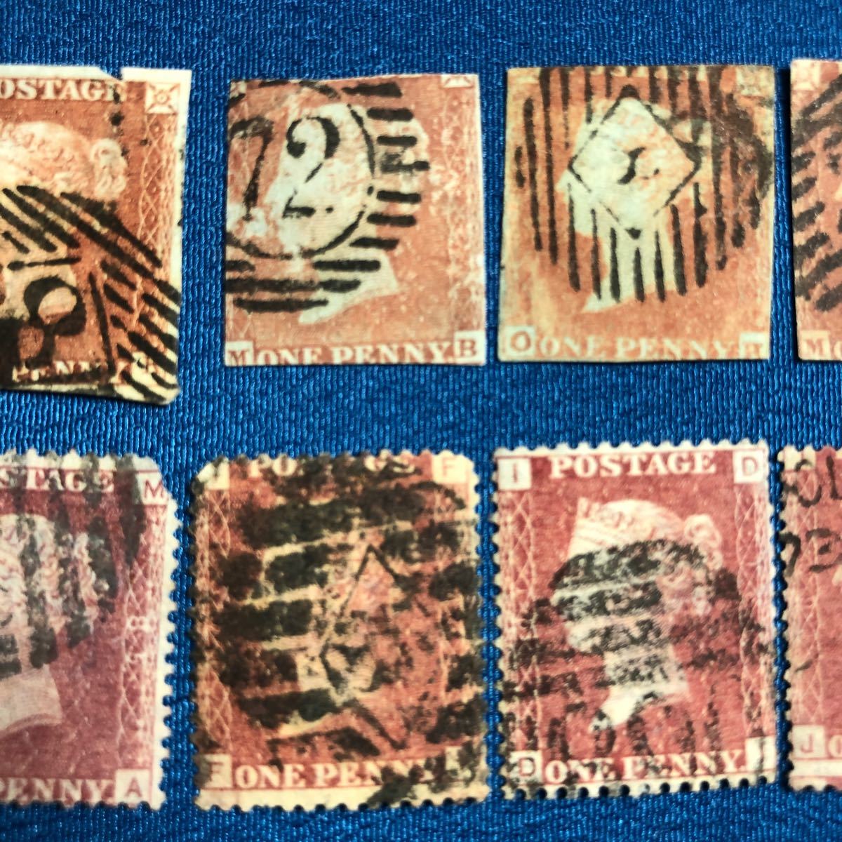 世界で３番目に古い切手！ペニーレッド8枚（目打ち無し4枚、目打ち有り4枚）　番号入消印ばかり！ペニーブラックの後継切手