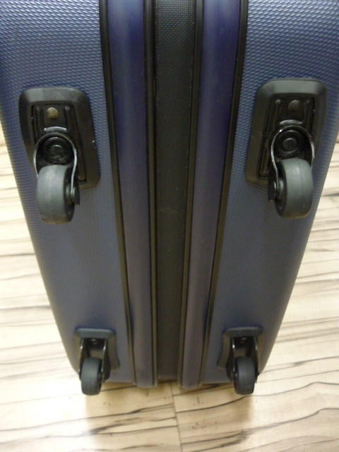 WINGS スーツケース 大型 キャリーケース 大容量 ネイビー 紺 鍵、ハンガー、ポーチ付き_画像8