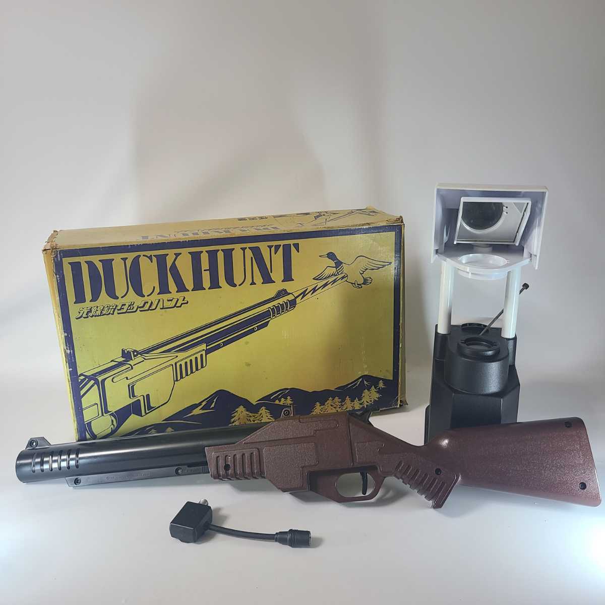 任天堂 ニンテンドー DUCK HUNT ダックハント 光線銃 欠け有 任天堂 ニンテンドー DUCK HUNT ダックハント 光線銃 欠け有