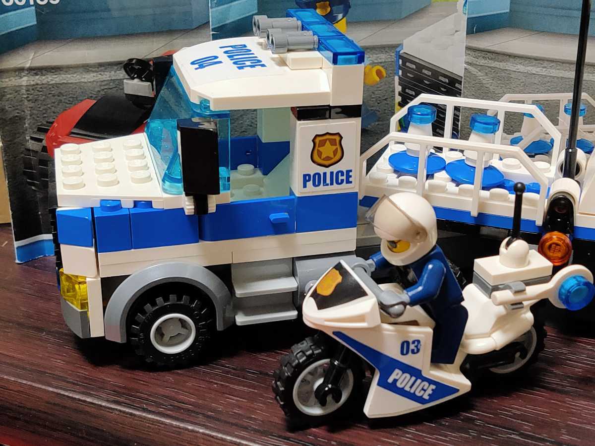 送料無料即決希望 LEGO レゴ レゴシティ ポリストラック司令本部 60139