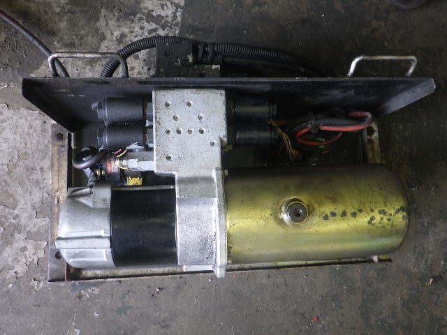 r491-61 ★ 油圧ポンプ SAWAFUJI モーター 3A-14