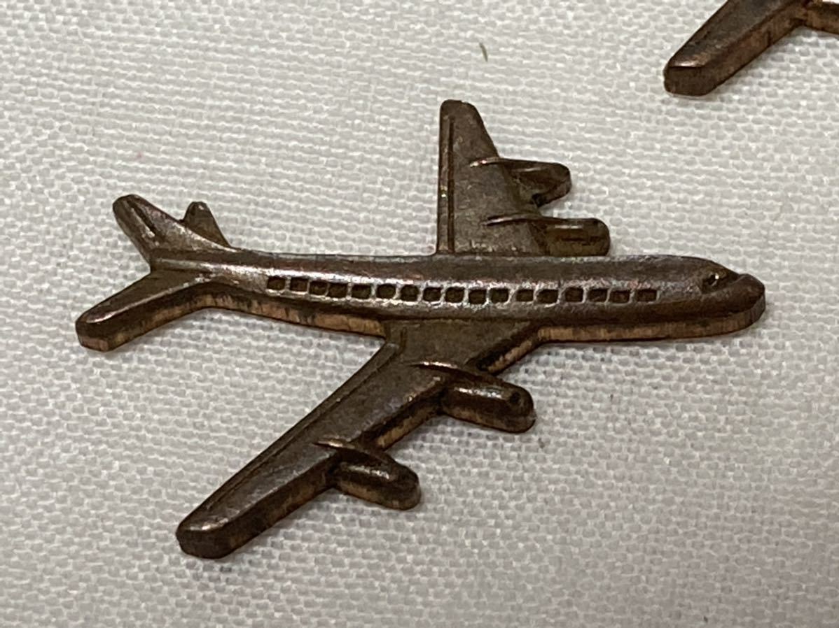SALE/56%OFF】 珍しい〜飛行機です サイズ 約 横幅2,5cm高さ1,5cm
