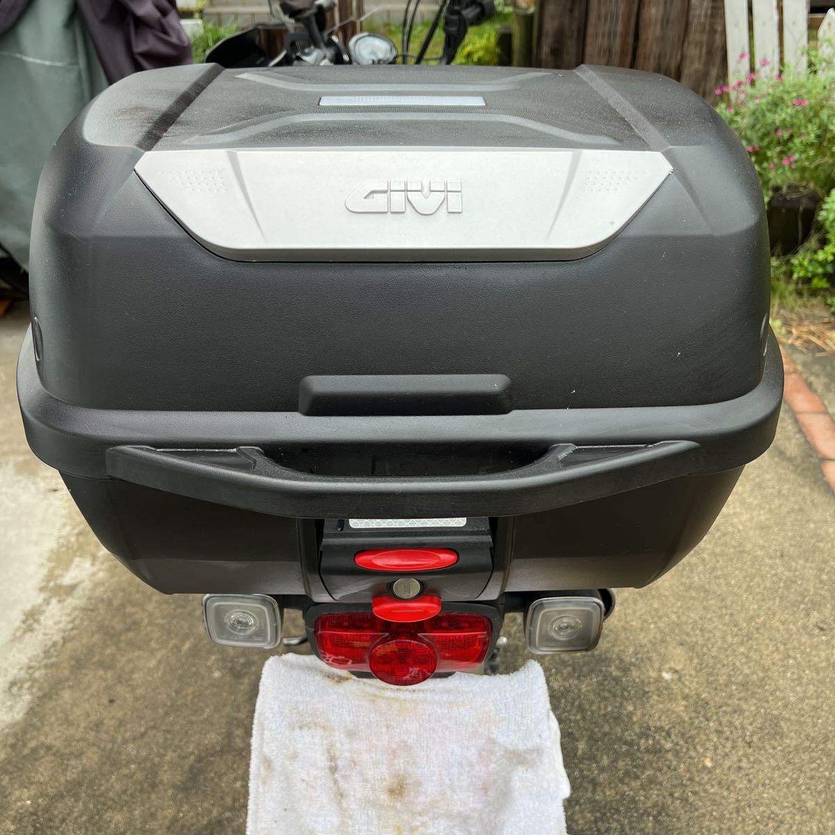 GIVI リアボックス トップケース モノロックケース 大容量 43L E43NTLD