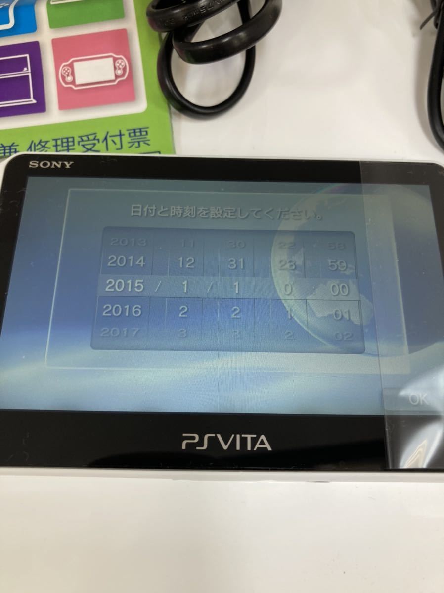 SONY PS Vita 本体 PCH-2000 ZA22 Glacier White Wi-Fiモデル 極美品