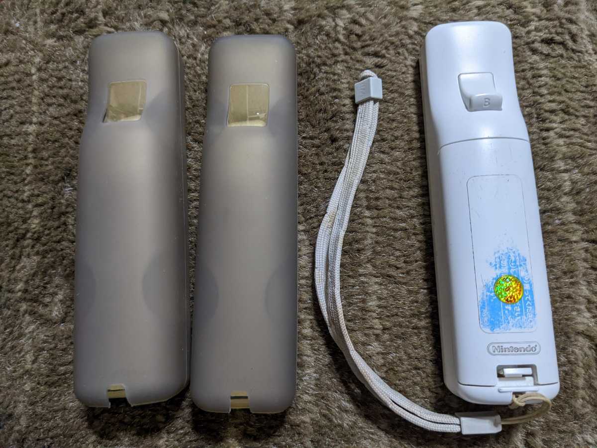 【新品】Wii リモコンカバー　グレー　2個セット　おまけwiiリモコン付き_画像3