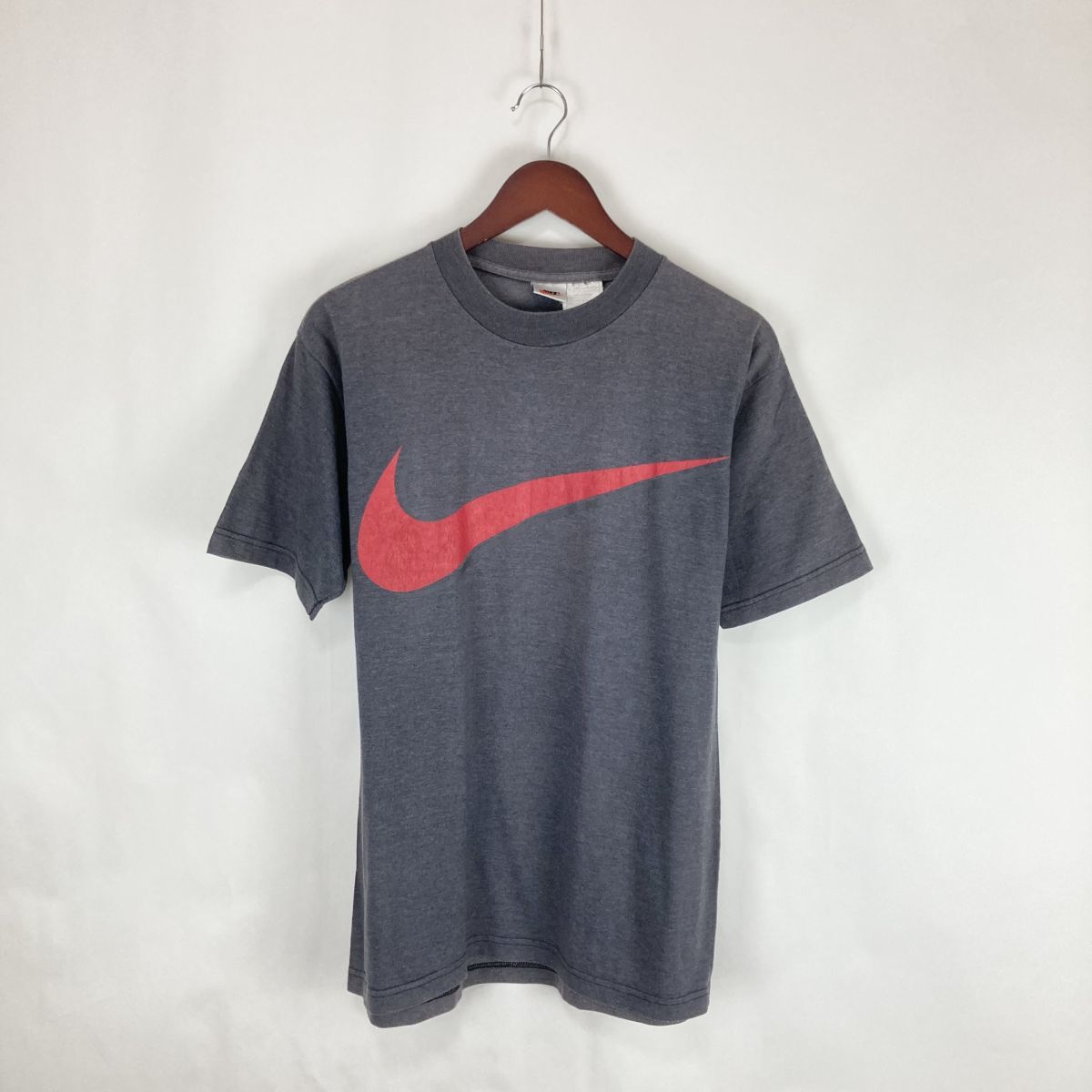 NIKE ナイキ メンズ 半袖 Tシャツ カットソー トップス ロゴプリント 無地 コットン100% グレー 灰色 Mスポーツ アウトドア トレーニング_画像1