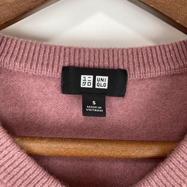 UNIQLO ユニクロ レディース 長袖 ニット セーター トップス Vネック カシミヤ カシミア 100% 無地 ピンク Sサイズ オフィス カジュアル