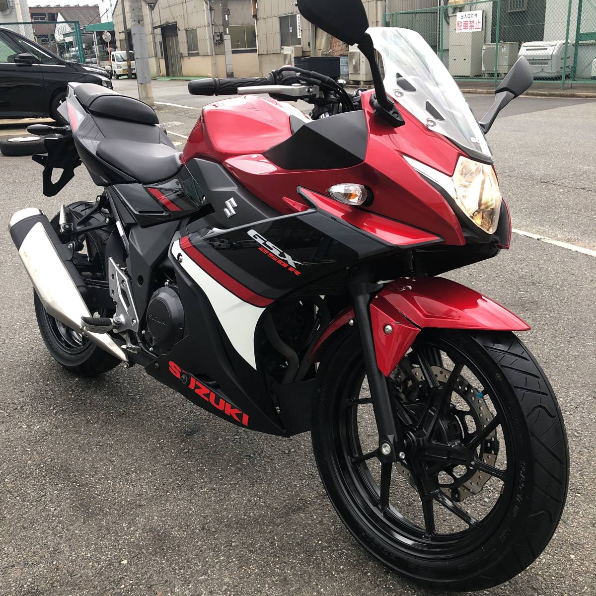 最も  スズキ GSX250R 7013km DN11A キャンディレッド/パールネブラー Nintendo Switch