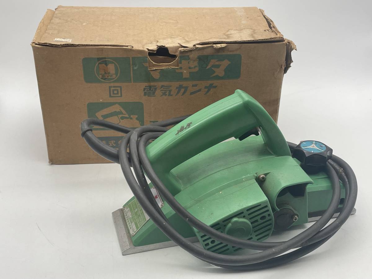 MAKITA マキタ　電気カンナ　M1900　5A 15000/min　82mm　100V 480W 50-60Hz　動作確認済み_画像1