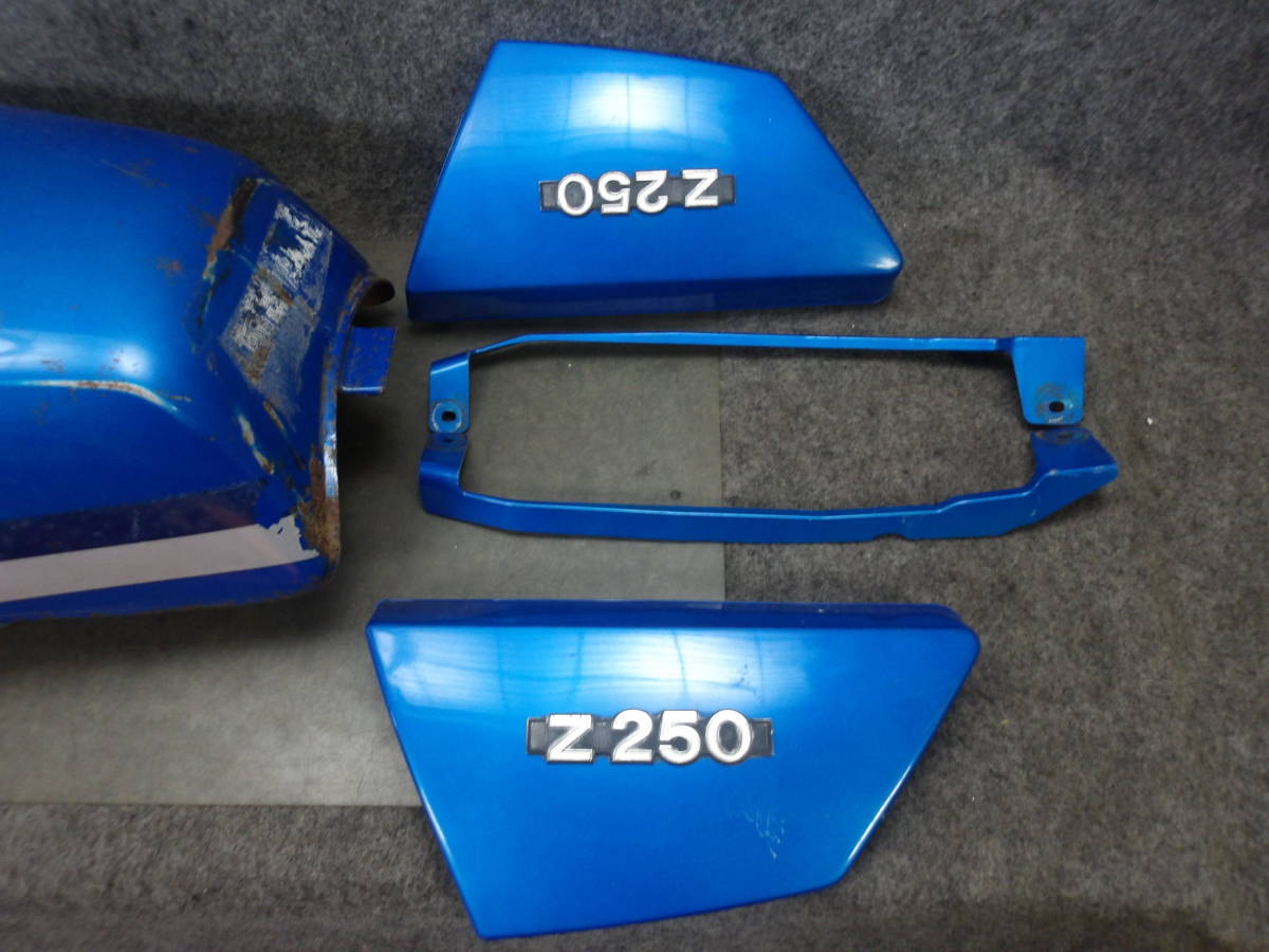Z250FT純正タンク サイドカバー左右 シートモール レストアベース