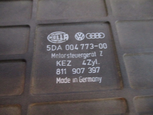 # Volkswagen Golf 2 GTi 16V зажигание датчик детонации - б/у 5DA004773-00 811907397 снятие частей есть компьютер контроль #