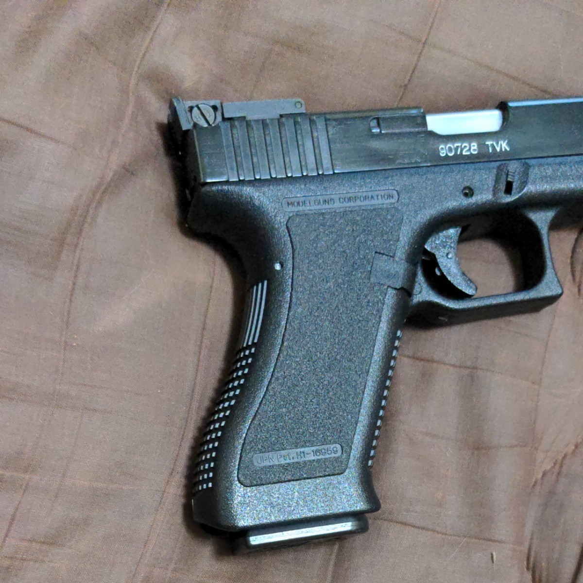 絶版品】MGC GLOCK グロック22 ガスブローバックガン ヘビーウエイト 全国送料無料 絶版品 MGC グロック17L トイガン