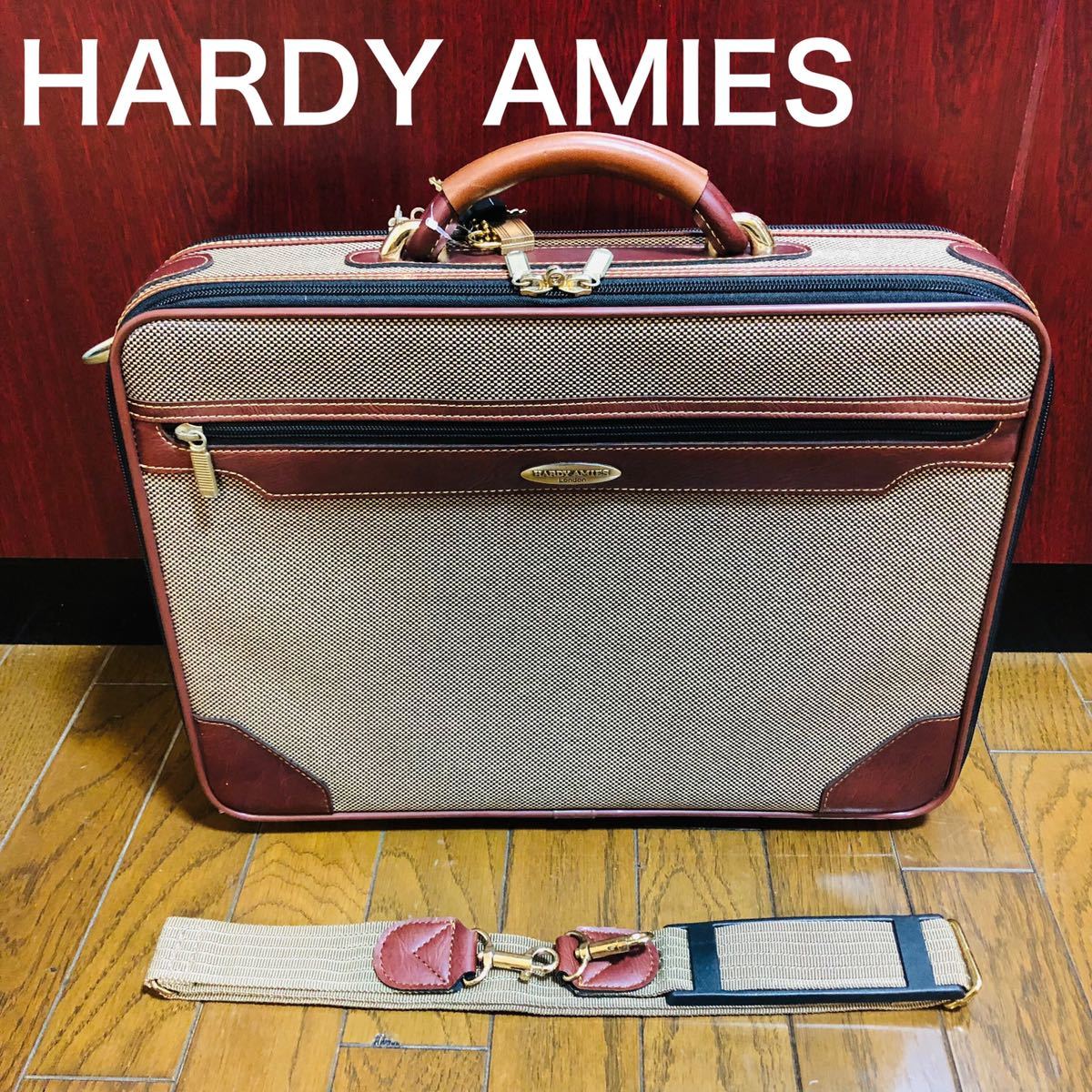 HARDY AMIES鍵付きビジネスバッグ ハーディエイミスブリーフケース