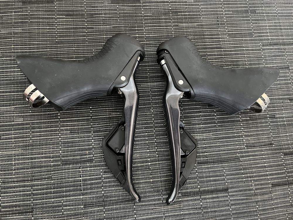 シマノ アルテグラ ディスクブレーキ Di2 ST-R8070他セット シマノ アルテグラ ディスクブレーキ Di2 ST-R8070他セット