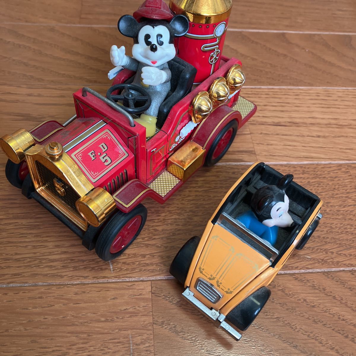 ネット売り ディズニー　ミッキーマウス　ブリキのおもちゃ キャラクターグッズ