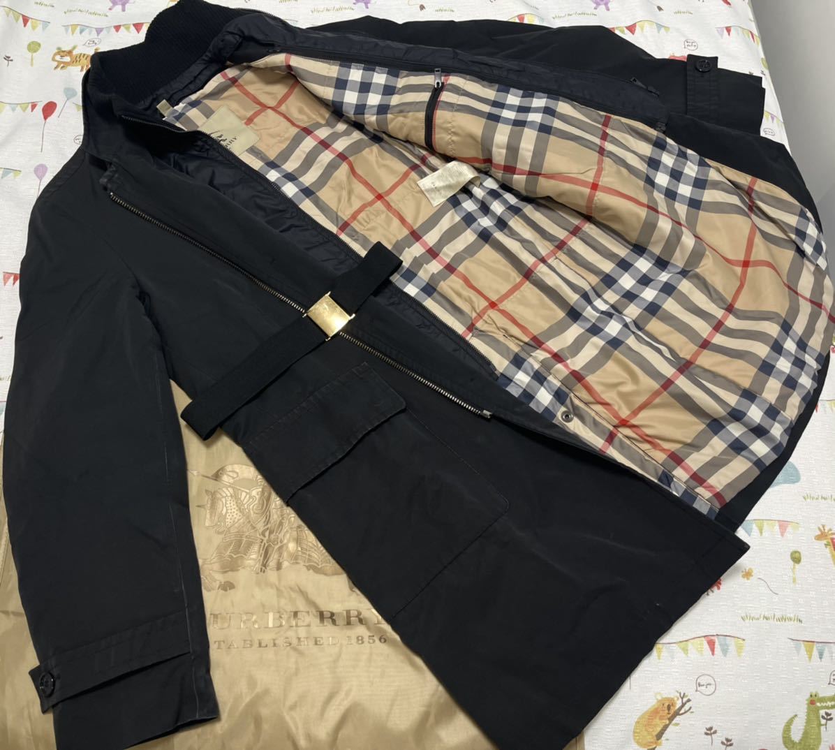 万 高年式肉厚ナイロン系メンズM  BURBERRY バーバリーロンドン