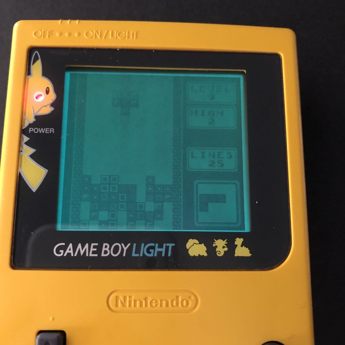 美品 GAME BOY LIGHT ゲームボーイライト 本体 ピカチュウイエロー
