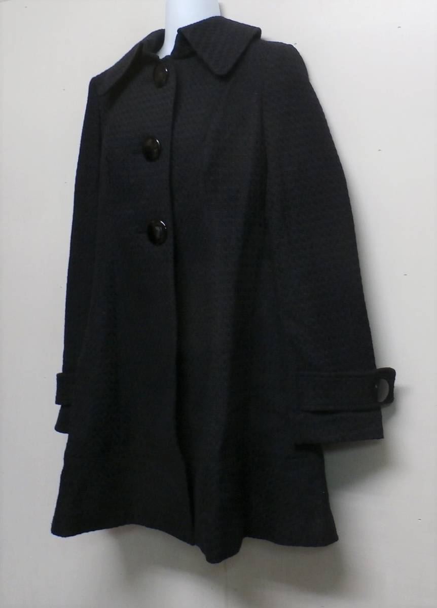 14243　◆　セシルマクビー　大きめボタン 　ポケット付き　 黒　コート 日本製_画像1