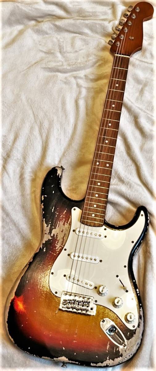 Aged&Relic Custom/Stratocaster/Aged 3tone Sunburst/ストラト/エレキ