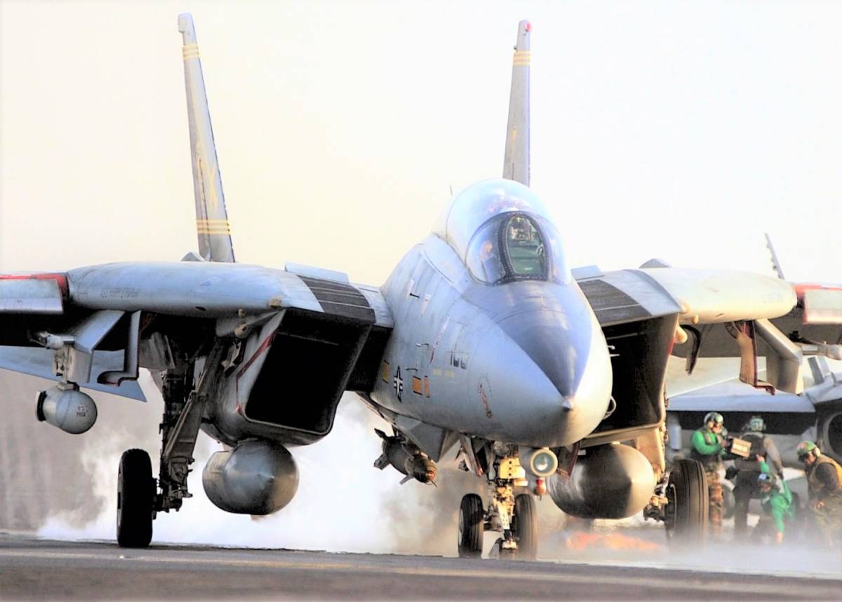 戦闘機 ポスター サイズ 光沢高画質印刷 F 14 4 検 飛行機 軍用機 戦闘機 爆撃機 空軍 海軍 空母 艦上 ミサイル 空中戦 トップガン 航空関連グッズ 売買されたオークション情報 Yahooの商品情報をアーカイブ公開 オークファン Aucfan Com