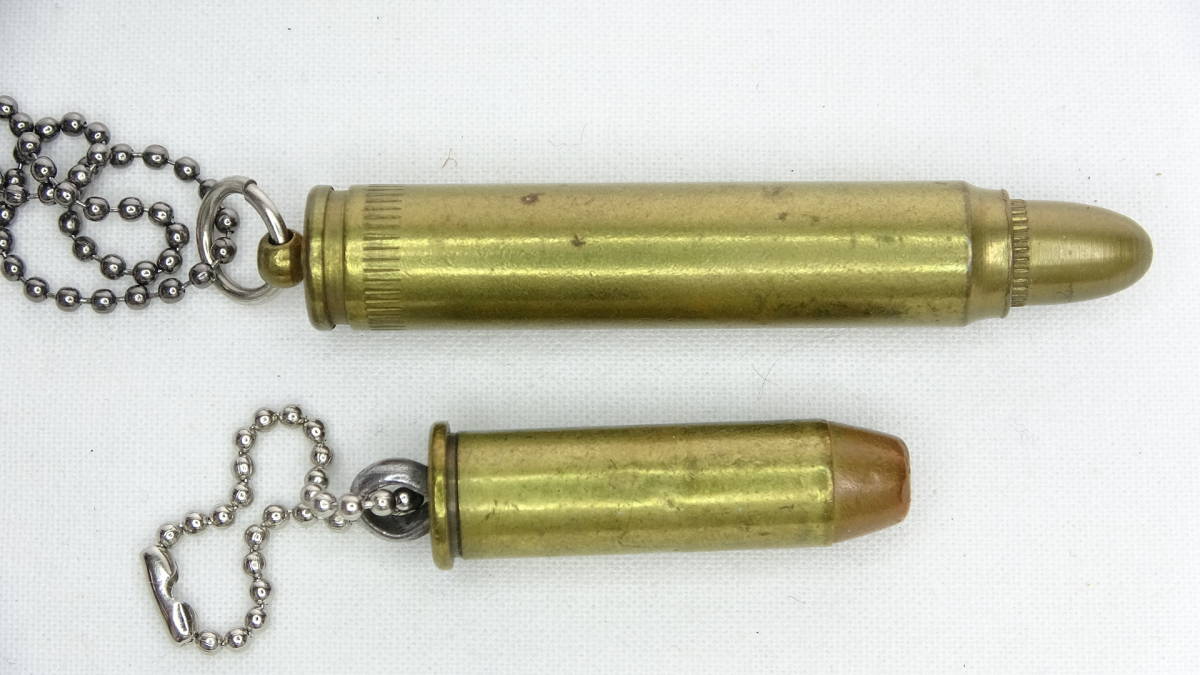 【送料無料】銃弾キーホルダー　ミリタリー 弾丸キーホルダー 小物入れ 6cm 3.4cm_画像2